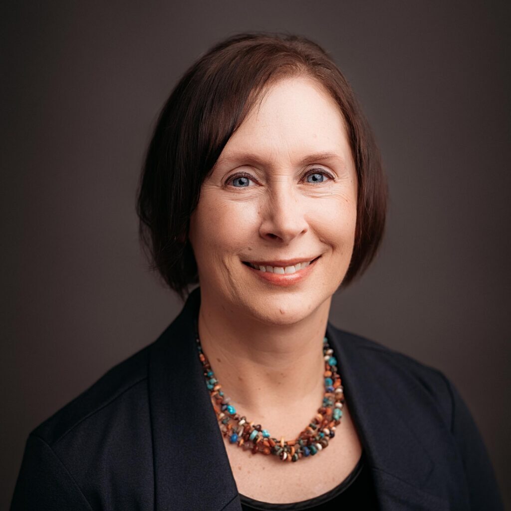 Colleen Burke headshot